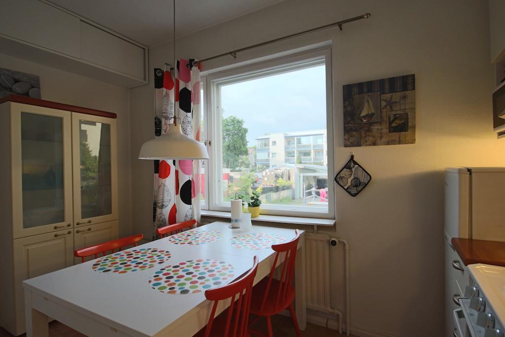 Majoitushuoneisto Tuomipuisto Apartment Naantali Bilik gambar